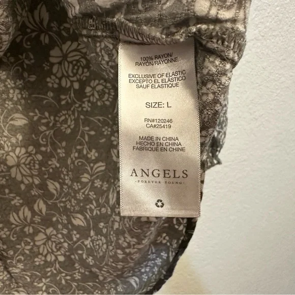 Angels Forever Young |  Women’s Large 3/4 Sleeve Green/White Floral Print Blouse - Picture 4 of 8